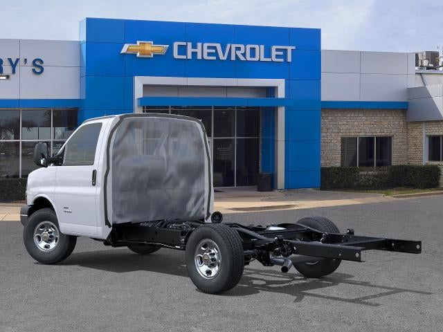 2025 Chevrolet Express Cutaway 3500 Base