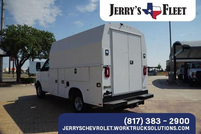 2025 Chevrolet Express Cutaway 3500 Base